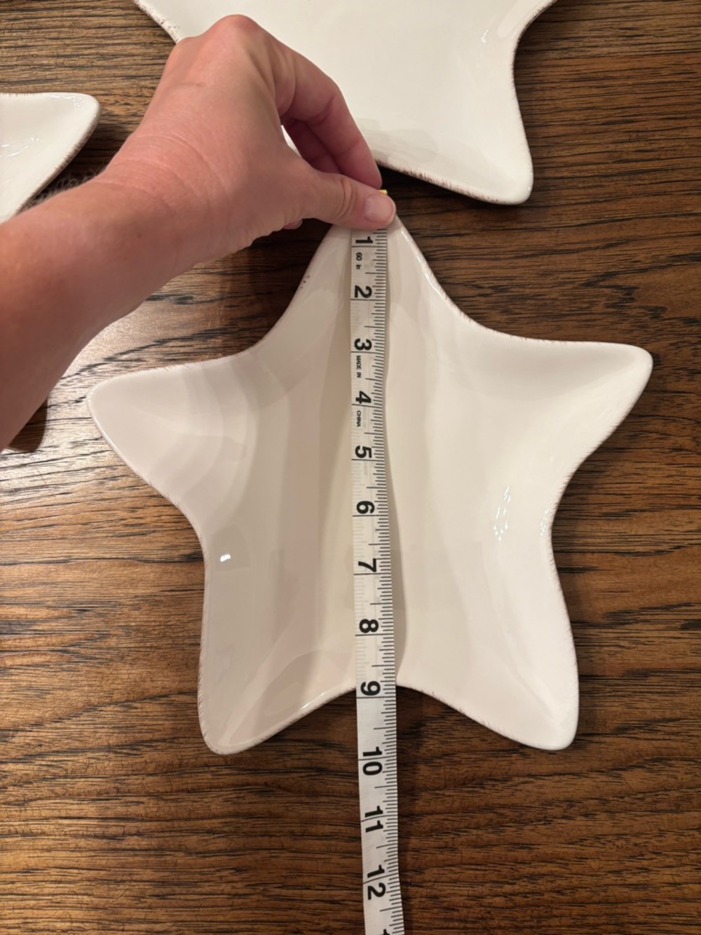 Pottery Barn Star Plates Set of 4 White Ceramic 10” Serving Dishes - Picture 6 of 7